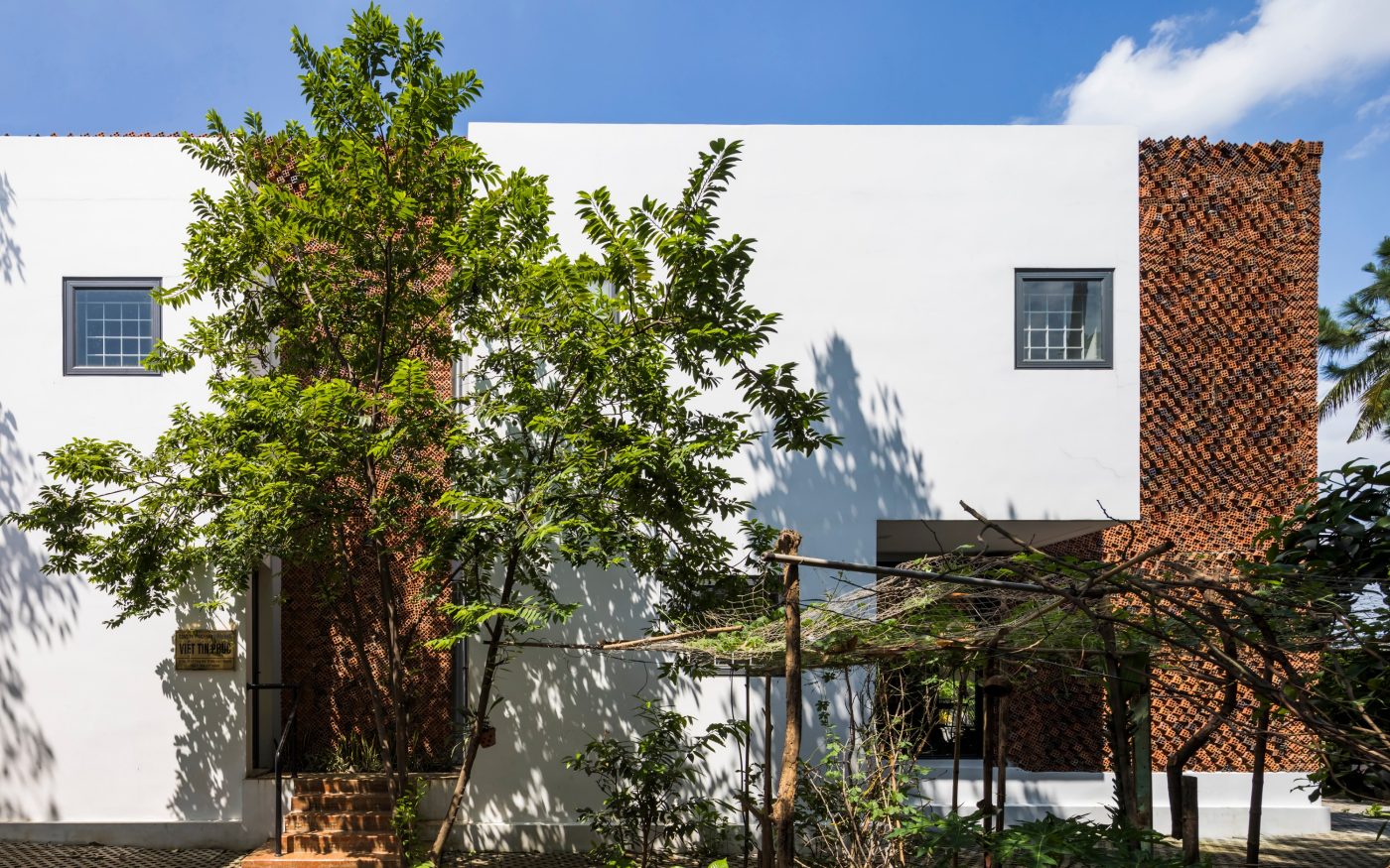 Wall House. Brick Award 22 Category "Building outside the box". CTA | Creative Architects. Outside view