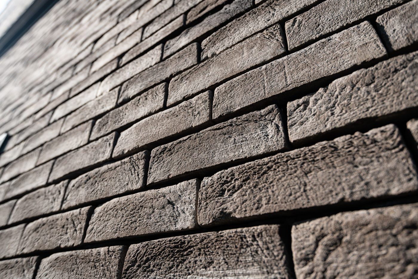 Building with three levels. Building Hephaistos, 50,52,54,56 Route du rhin - Strasbourg. Brick Terca Pagus Illuzo Grey Black