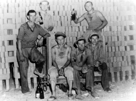 Image of Wienerberger brick workers at the factory.